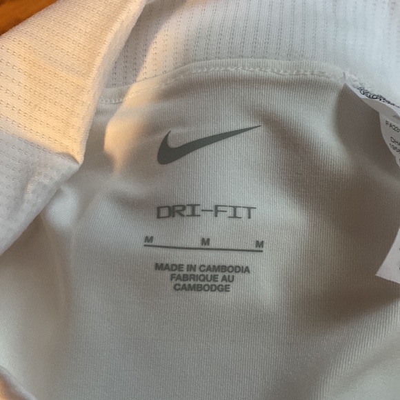 White Nike Womens shorts size medium - Picture 5 of 5